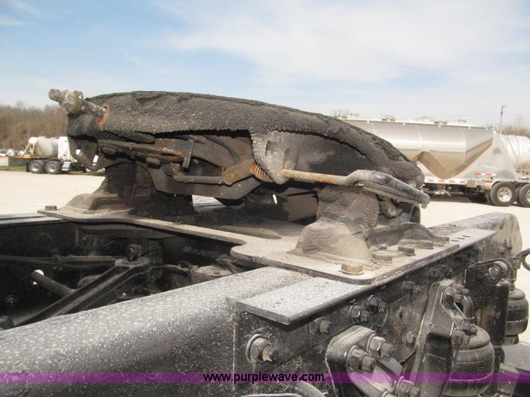 image for item B5481 2007 Kenworth T800 semi truck