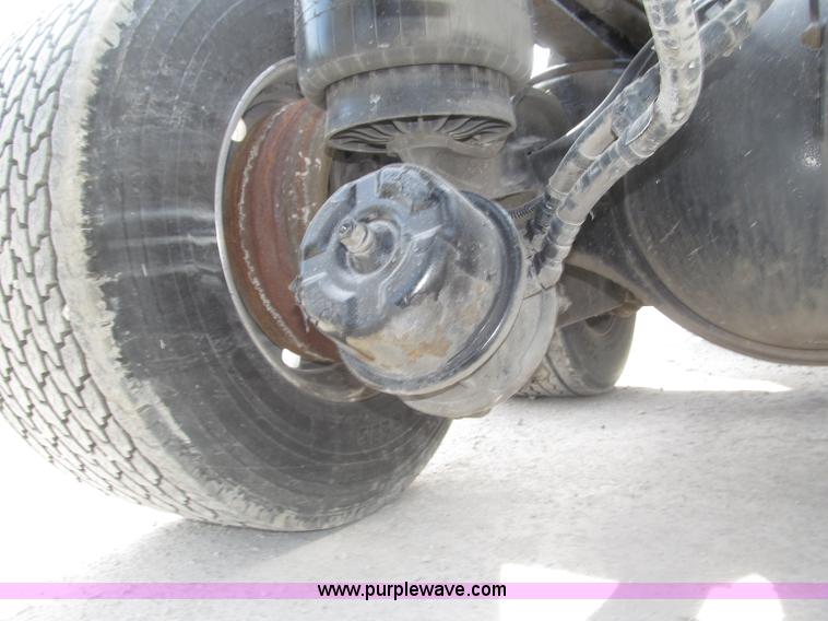 image for item B5481 2007 Kenworth T800 semi truck