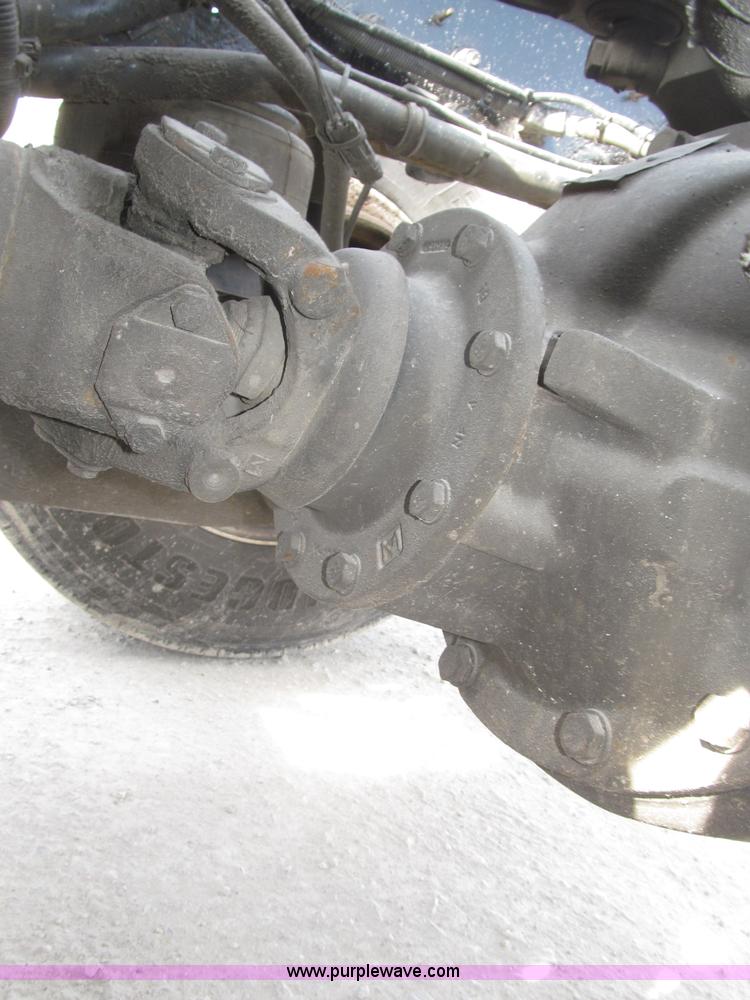 image for item B5481 2007 Kenworth T800 semi truck