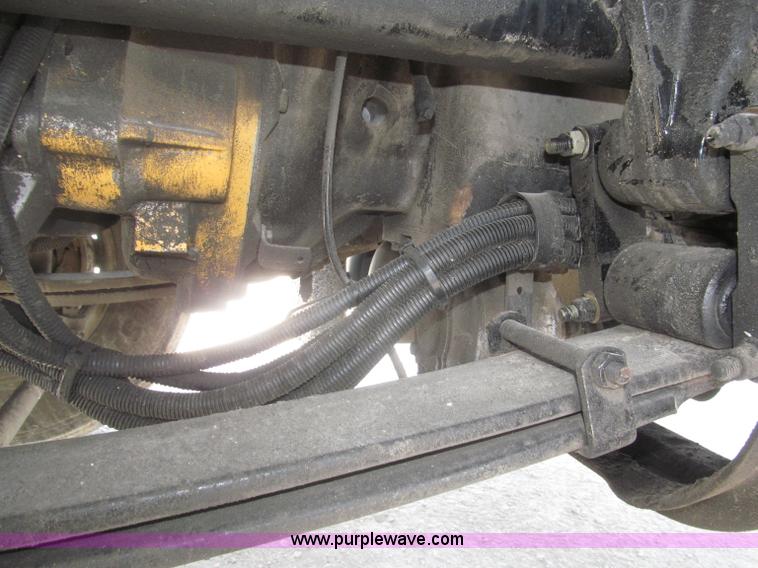 image for item B5481 2007 Kenworth T800 semi truck