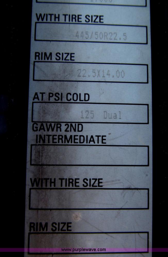 image for item B5481 2007 Kenworth T800 semi truck