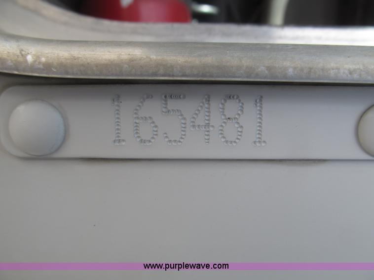 image for item B5481 2007 Kenworth T800 semi truck