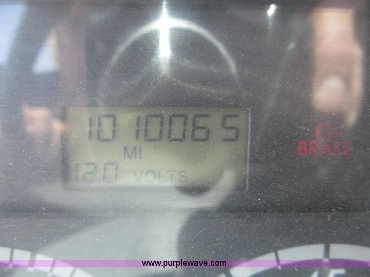 image for item B5482 2005 Freightliner Columbia Heritage Edition semi truck