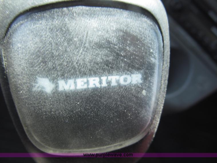 image for item B5482 2005 Freightliner Columbia Heritage Edition semi truck