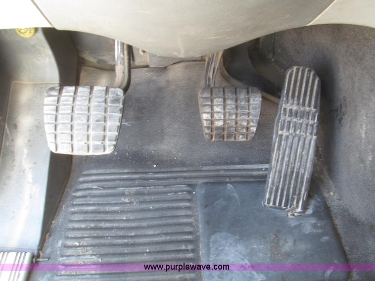 image for item B5482 2005 Freightliner Columbia Heritage Edition semi truck