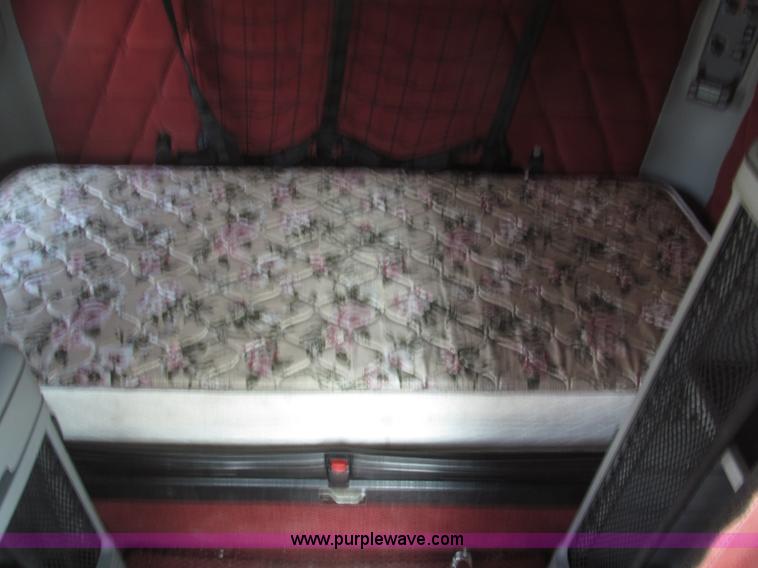 image for item B5482 2005 Freightliner Columbia Heritage Edition semi truck