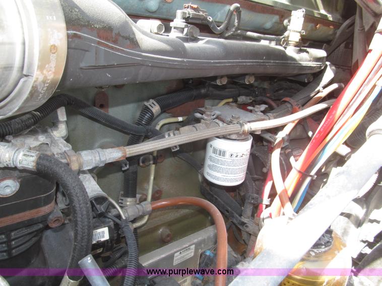 image for item B5482 2005 Freightliner Columbia Heritage Edition semi truck