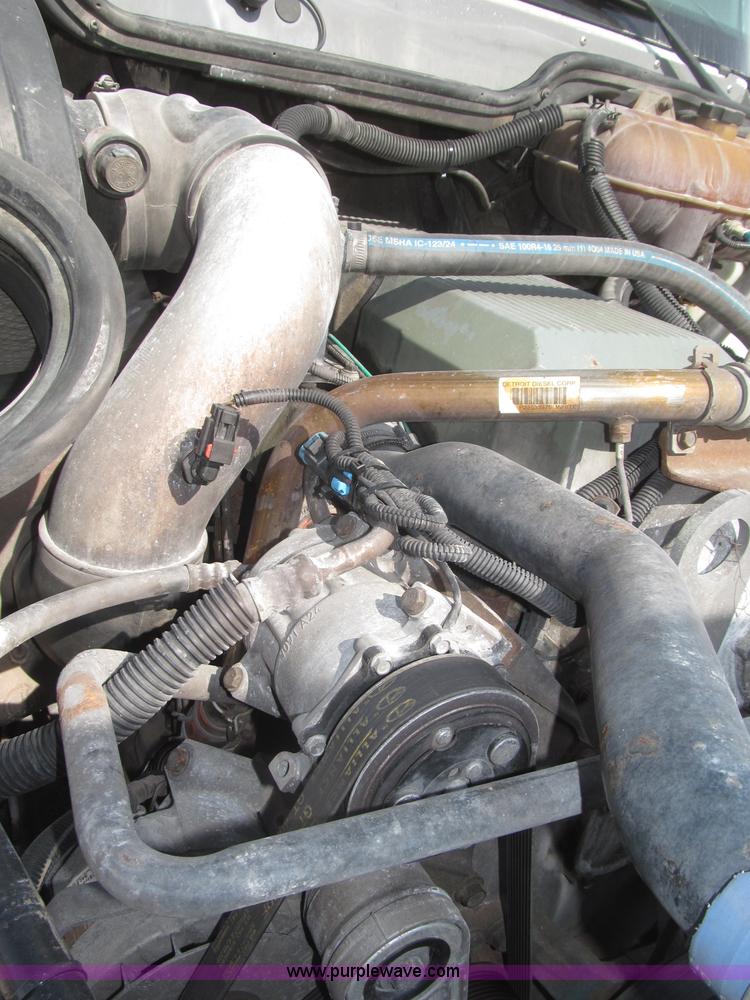 image for item B5482 2005 Freightliner Columbia Heritage Edition semi truck