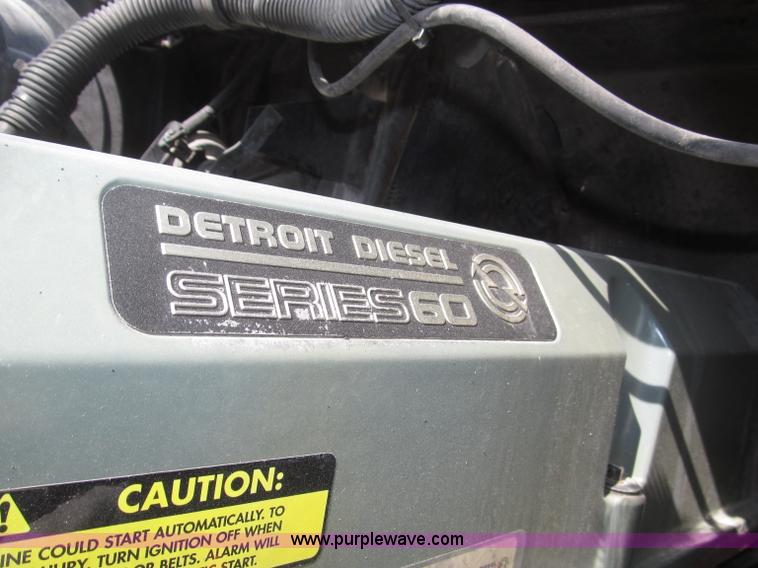 image for item B5482 2005 Freightliner Columbia Heritage Edition semi truck