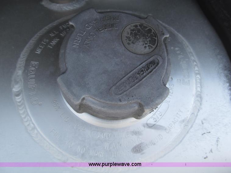 image for item B5482 2005 Freightliner Columbia Heritage Edition semi truck