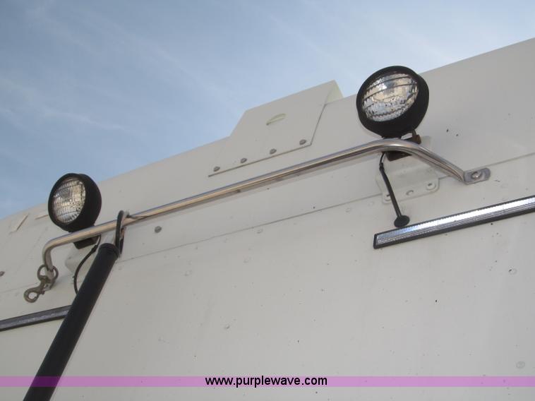 image for item B5482 2005 Freightliner Columbia Heritage Edition semi truck