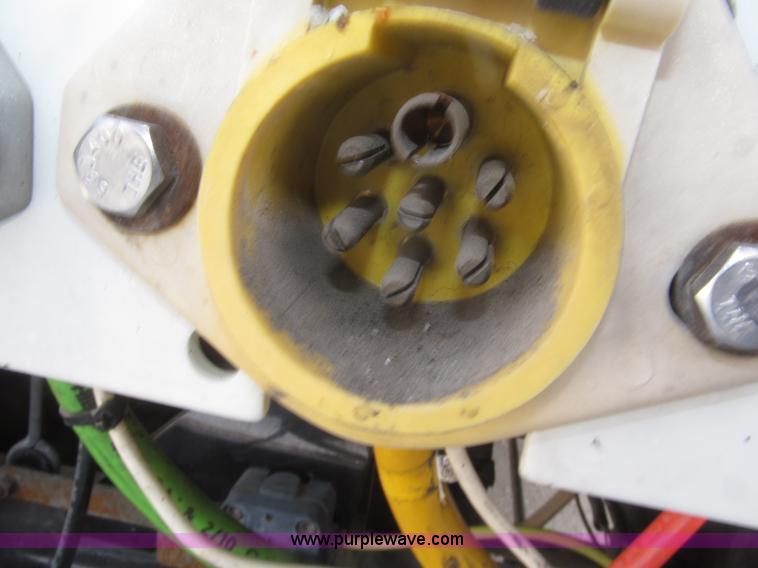 image for item B5482 2005 Freightliner Columbia Heritage Edition semi truck