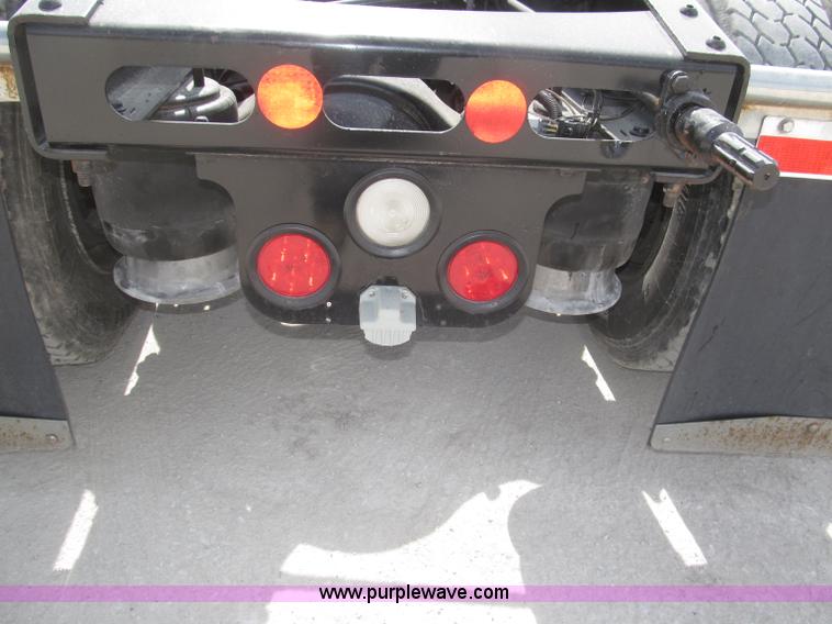 image for item B5482 2005 Freightliner Columbia Heritage Edition semi truck