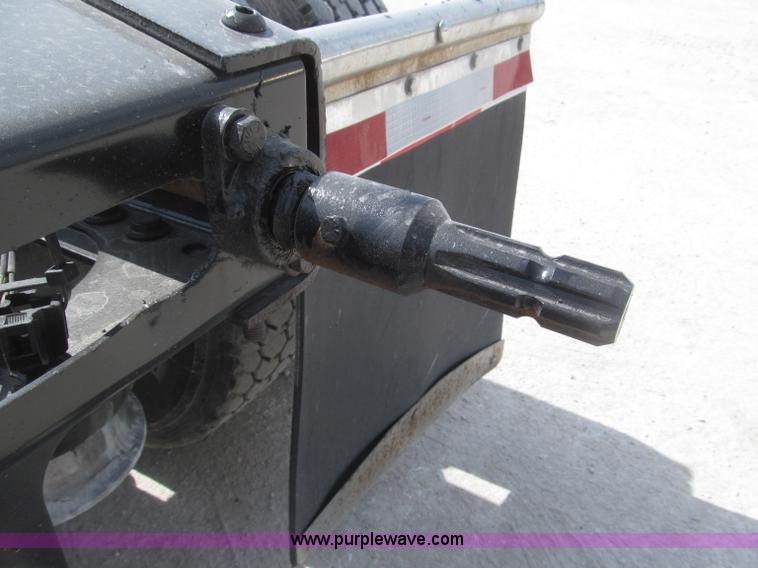 image for item B5482 2005 Freightliner Columbia Heritage Edition semi truck