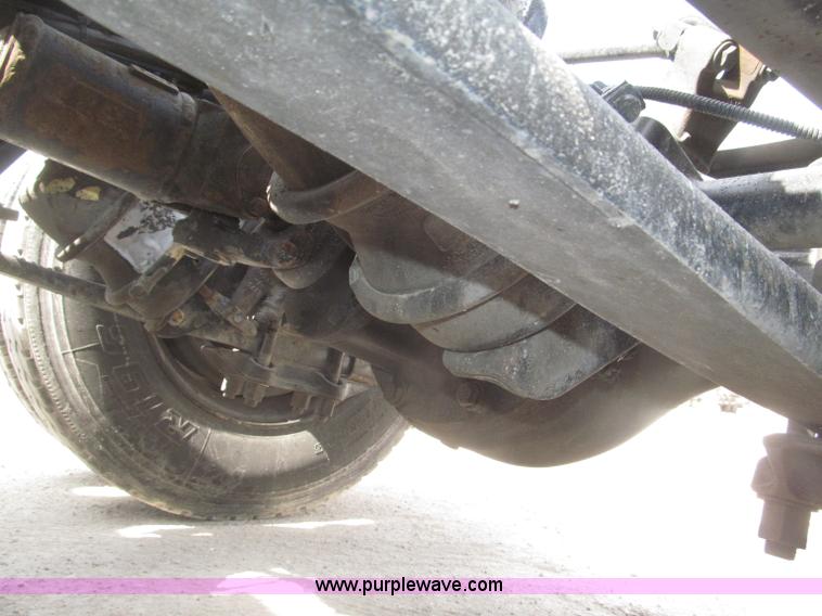 image for item B5482 2005 Freightliner Columbia Heritage Edition semi truck