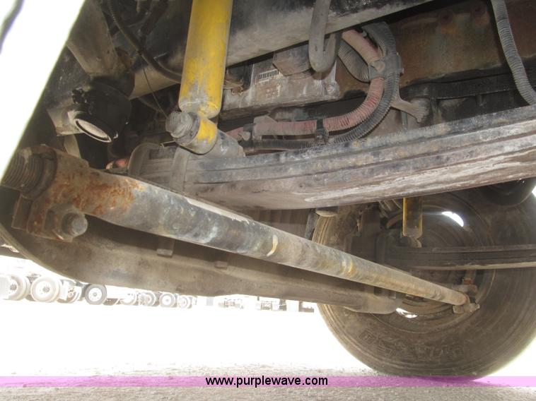 image for item B5482 2005 Freightliner Columbia Heritage Edition semi truck