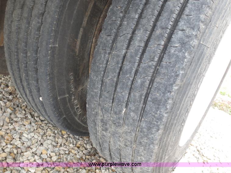 image for item D5806 1997 Wilson 48' step deck trailer