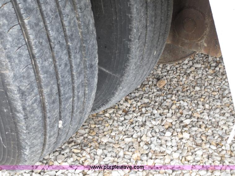 image for item D5806 1997 Wilson 48' step deck trailer