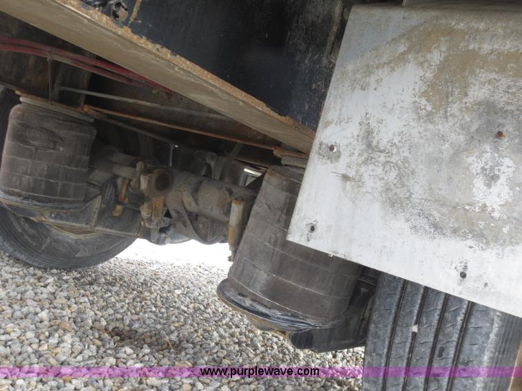 image for item D5806 1997 Wilson 48' step deck trailer