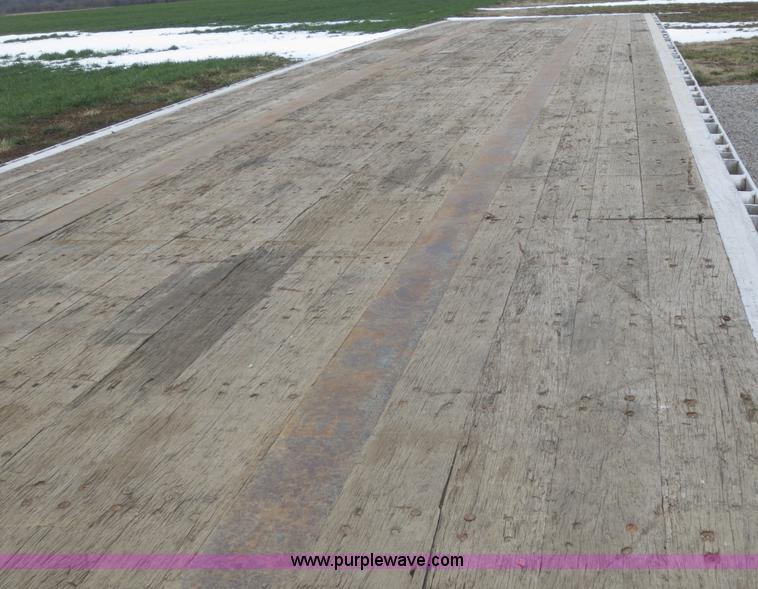 image for item D5806 1997 Wilson 48' step deck trailer