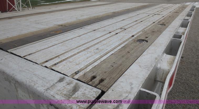 image for item D5807 2002 Transcraft Eagle 48' step deck trailer