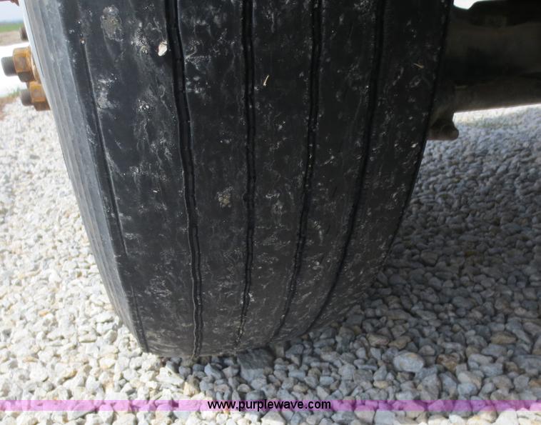 image for item D5808 2004 Freightliner FLD132 XL Classic semi truck