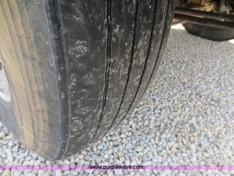 image for item D5808 2004 Freightliner FLD132 XL Classic semi truck