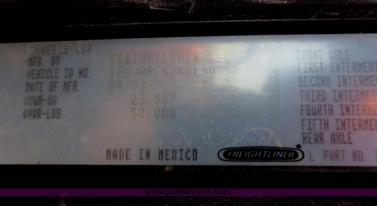 image for item D5808 2004 Freightliner FLD132 XL Classic semi truck