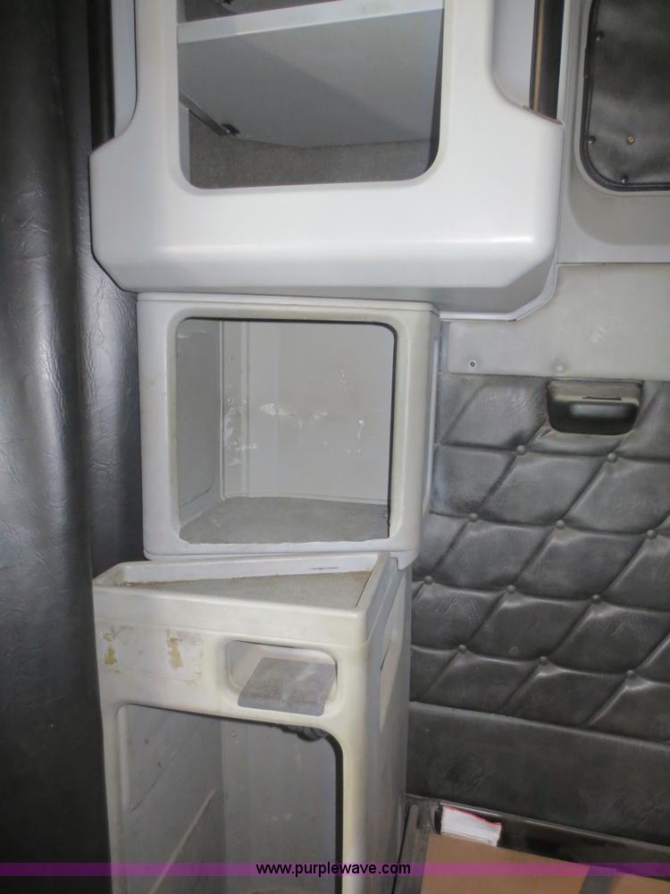 image for item D5808 2004 Freightliner FLD132 XL Classic semi truck