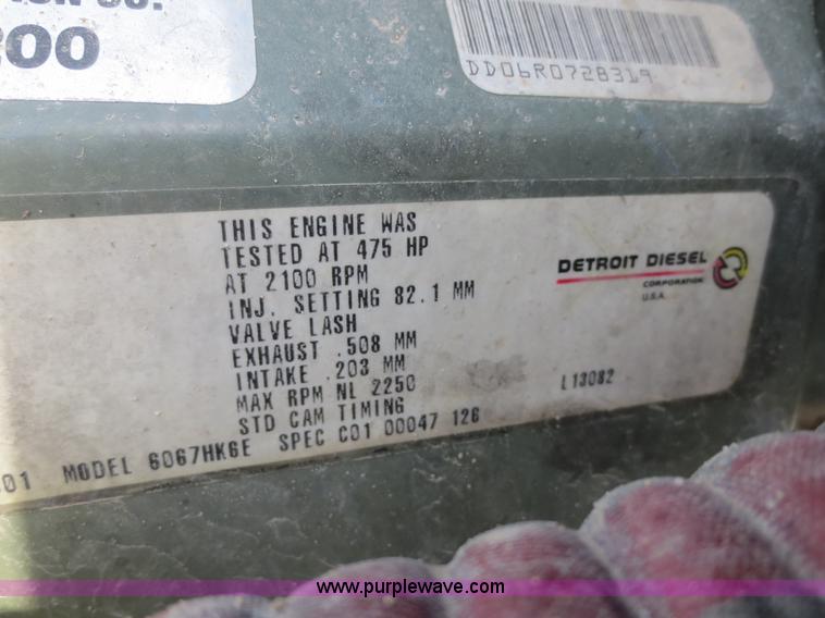 image for item D5808 2004 Freightliner FLD132 XL Classic semi truck