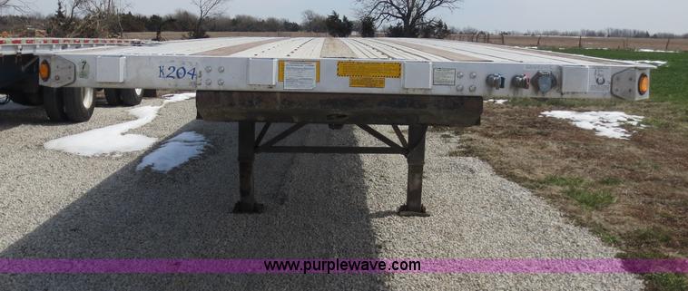 image for item D5809 2000 Utility 48' flatbed semi trailer