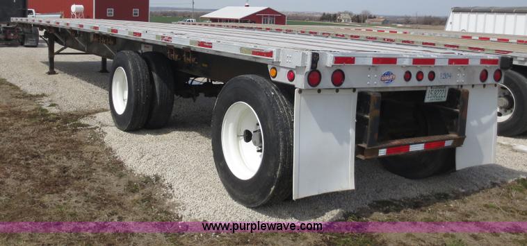 image for item D5809 2000 Utility 48' flatbed semi trailer