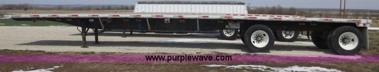 image for item D5809 2000 Utility 48' flatbed semi trailer