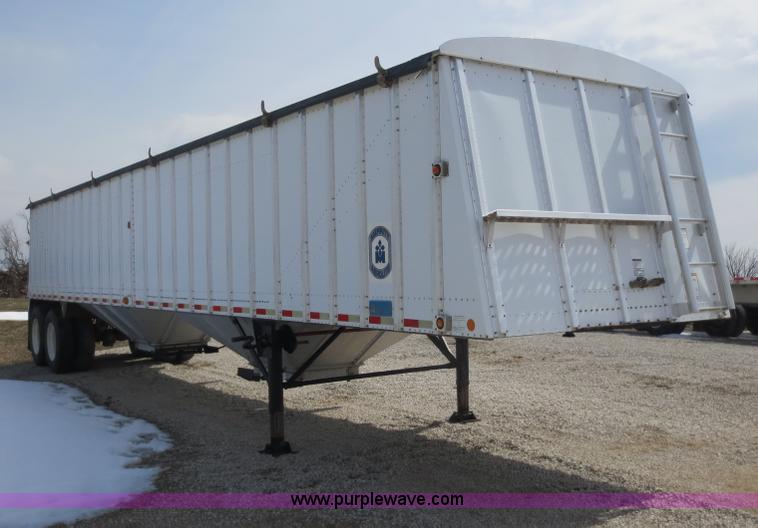 image for item D5811 2002 Merritt 42' double hopper grain trailer