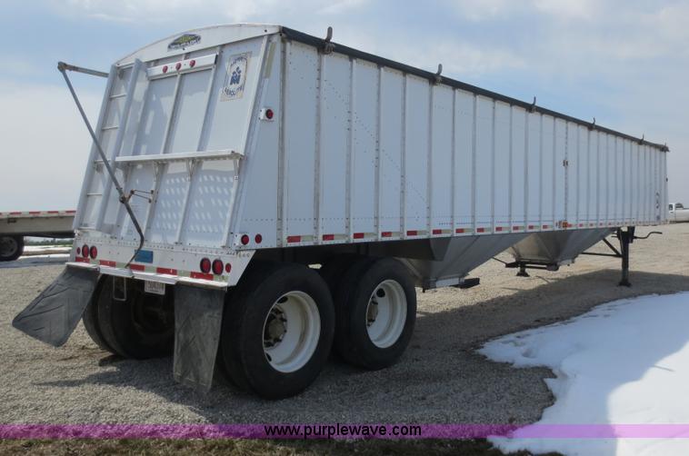 image for item D5811 2002 Merritt 42' double hopper grain trailer