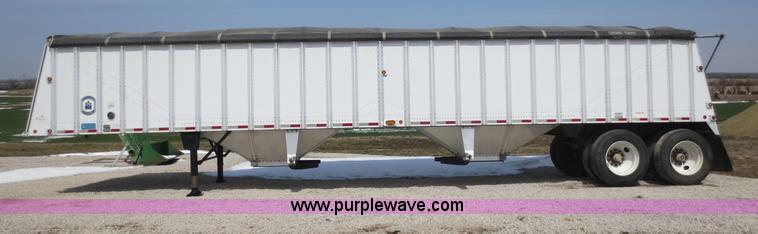 image for item D5811 2002 Merritt 42' double hopper grain trailer