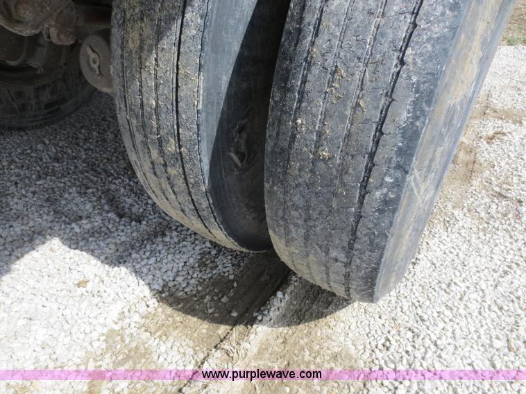 image for item D5811 2002 Merritt 42' double hopper grain trailer