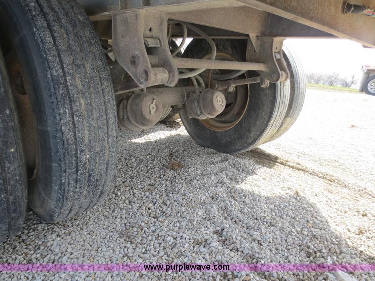 image for item D5811 2002 Merritt 42' double hopper grain trailer