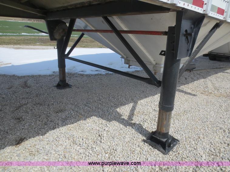 image for item D5811 2002 Merritt 42' double hopper grain trailer