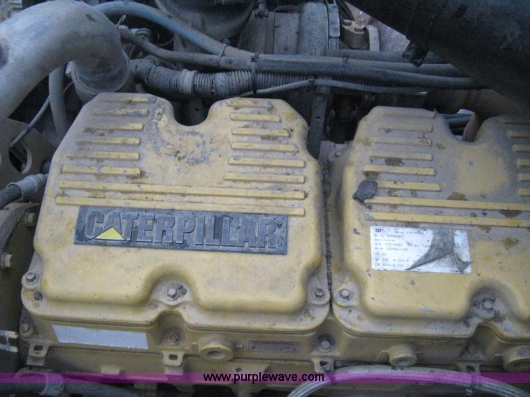 image for item E3395 1996 International F9370 semi truck