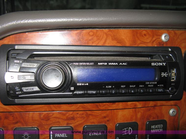 image for item E3395 1996 International F9370 semi truck