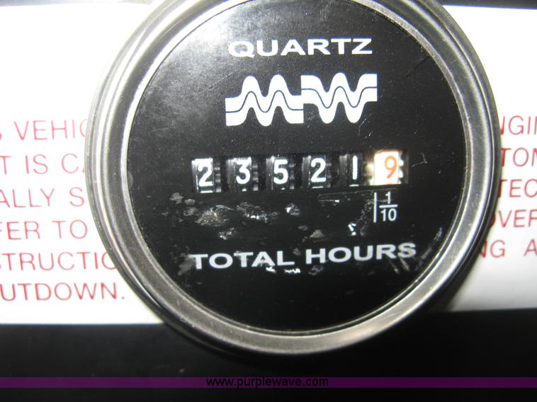 image for item E3395 1996 International F9370 semi truck