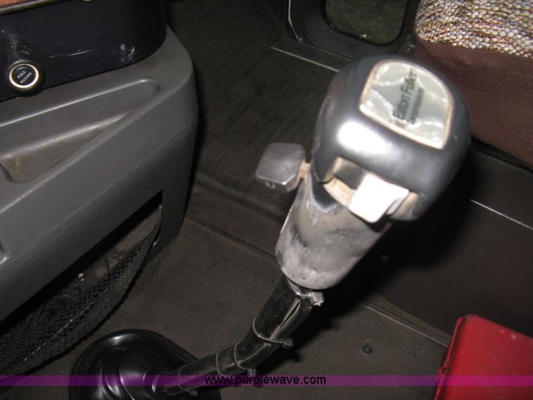 image for item E3395 1996 International F9370 semi truck