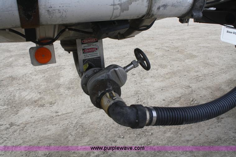 image for item F2798 1985 Polar stainless steel tanker trailer