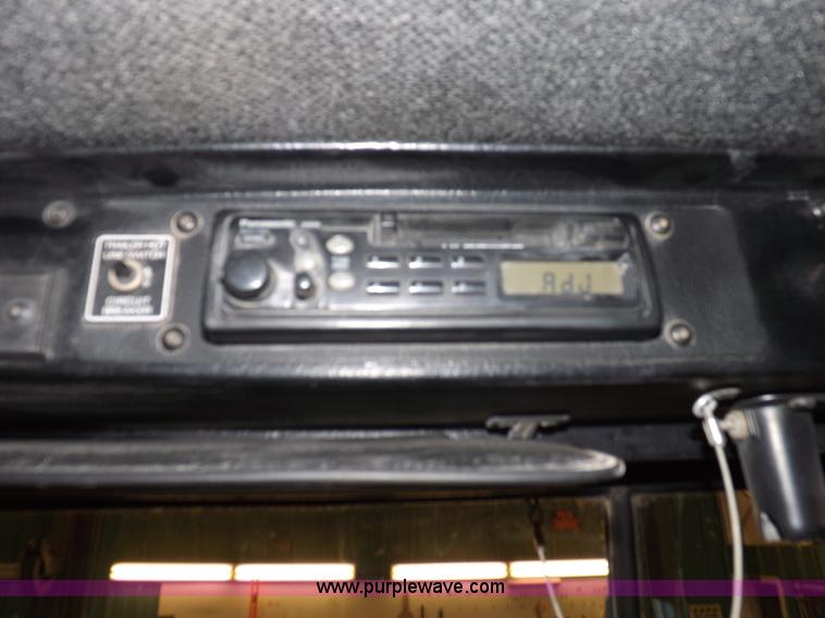 image for item F8750 1995 Kenworth T800B semi truck