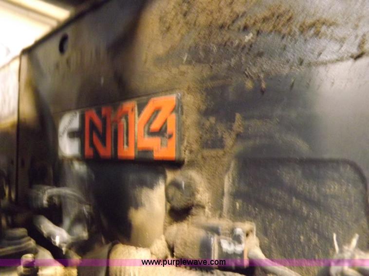 image for item F8750 1995 Kenworth T800B semi truck