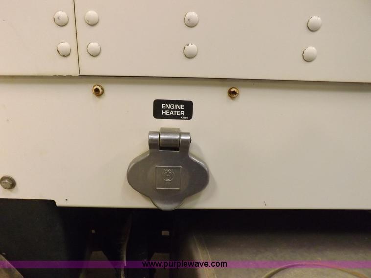 image for item F8750 1995 Kenworth T800B semi truck