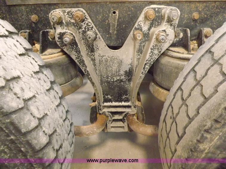 image for item F8750 1995 Kenworth T800B semi truck