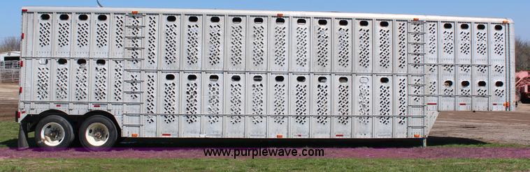 image for item G5346 1986 Wilson 48' cattle pot trailer