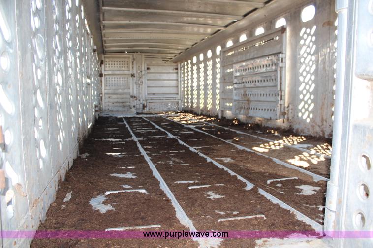 image for item G5346 1986 Wilson 48' cattle pot trailer